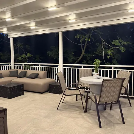 Casa de Campo Pappous Workplace