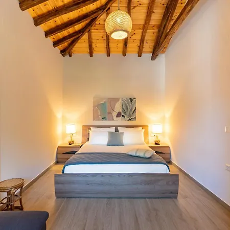 Pappous Workplace Casa de Campo Skiathos Town