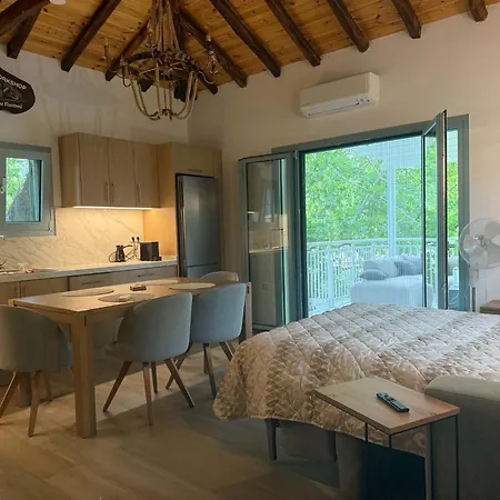 Casa de Campo Pappous Workplace Skiathos Town