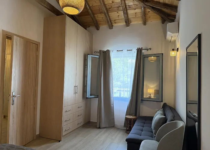 Pappous Workplace * Skiathos Chora